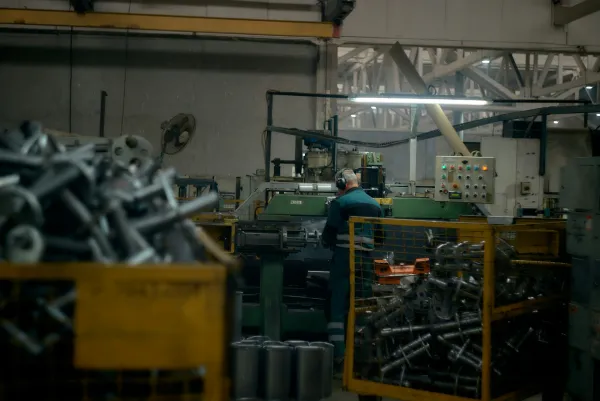 Wzrost cen aluminium po ataku Iranu – co oznacza to dla inwestorów?