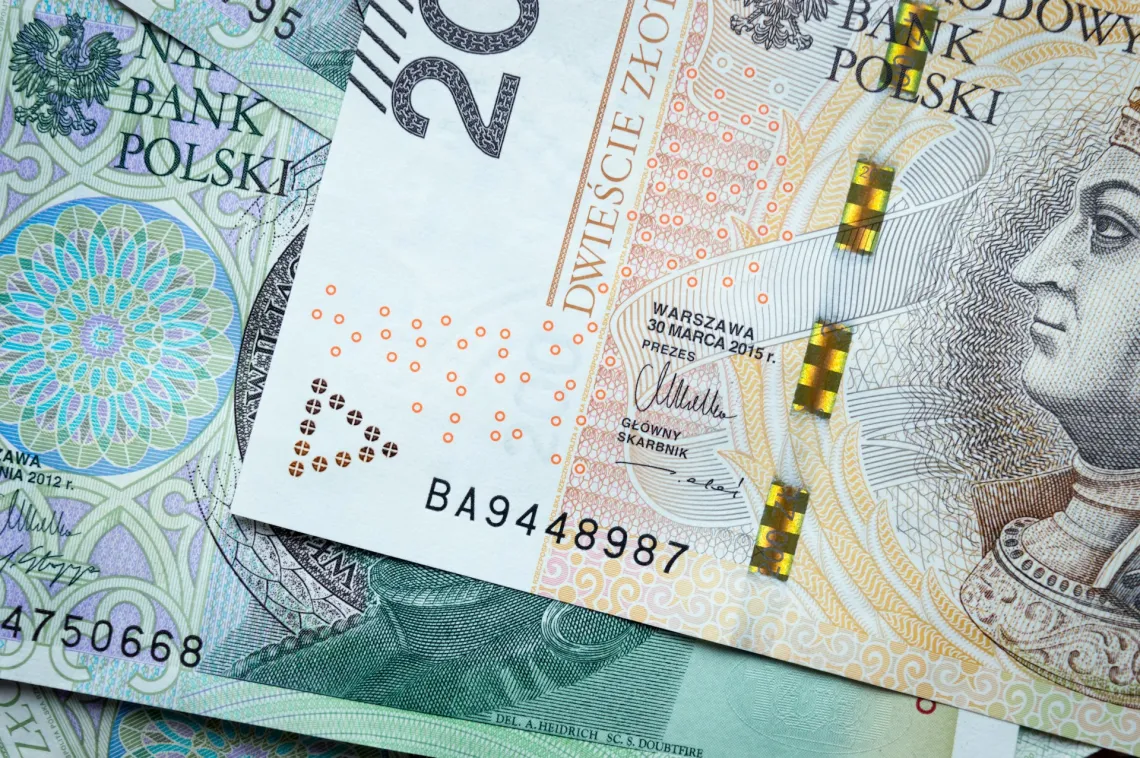 Coraz więcej Polaków oszczędza w IKE — ile można odłożyć na emeryturę