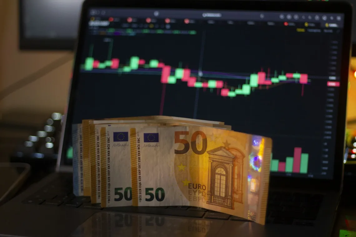 Kurs euro do złotego 15 kwietnia 2026: aktualne notowania i analiza