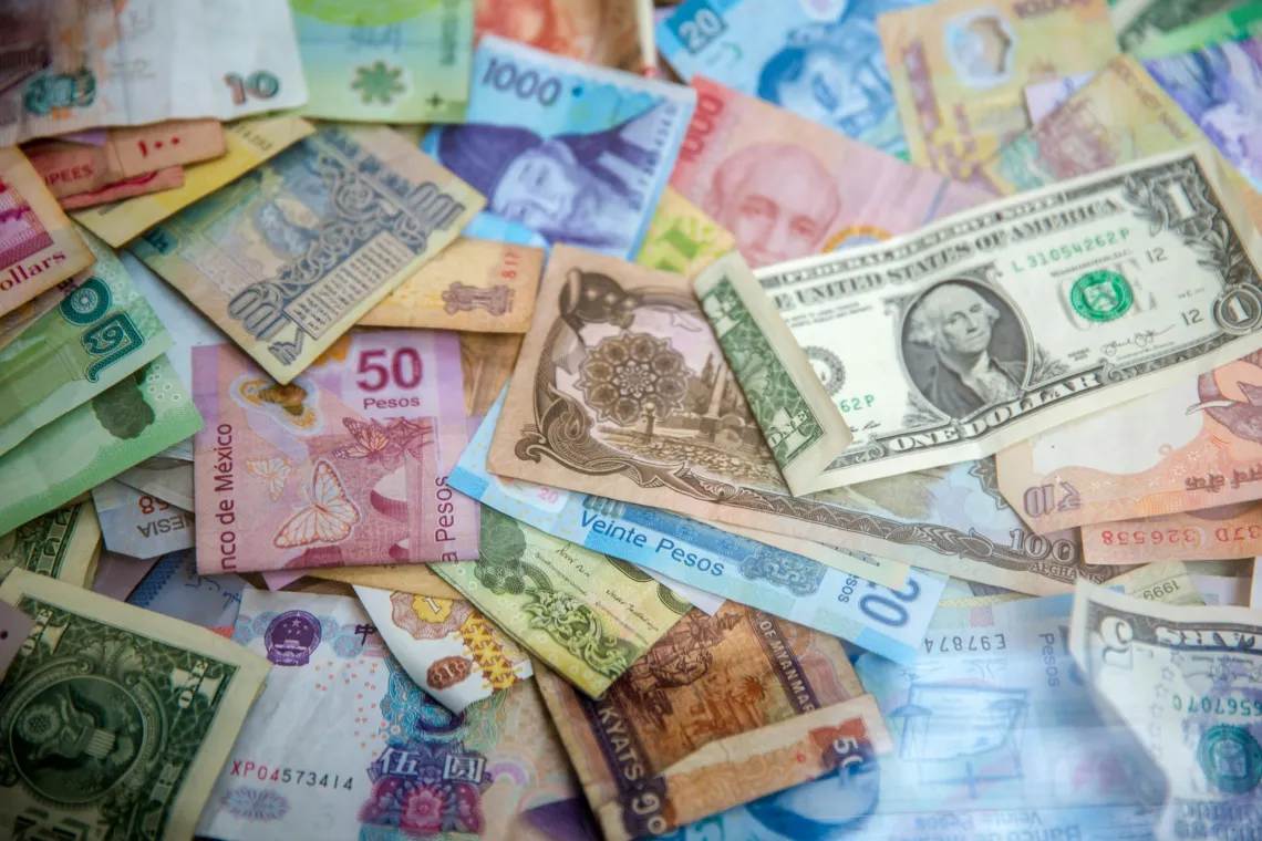 Kurs euro złoty rośnie po amerykańskich uderzeniach w Iran — co to oznacza dla rynku walutowego?