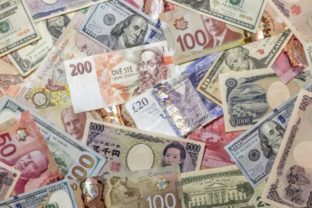 Czeska korona najdroższa od trzech lat — złoty stracił do euro ponad 4 proc.